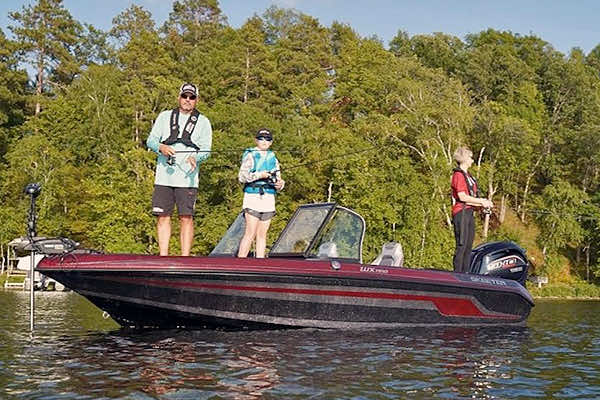 Reel It In: The Best Fishing Spots in Central Arkansas